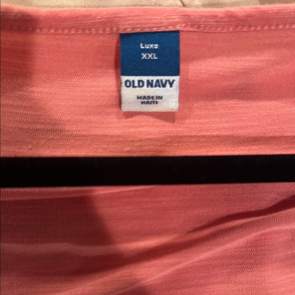 👗Bundle 5/$25👗 Women's Pink V-Neck Top - Picture 2 of 2